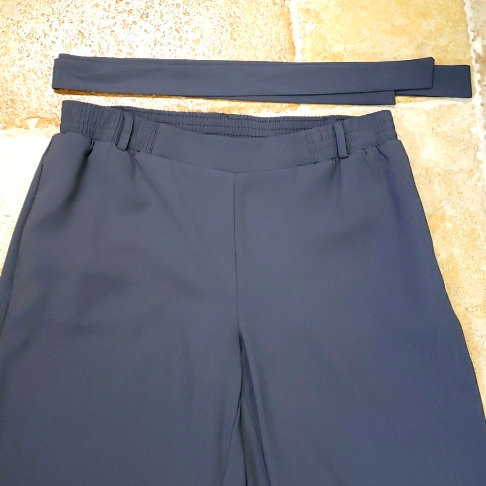 Simply Vera Wang Crop Pants with belt ***Make An Offer***